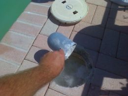 adding-de-powder-through-skimmer