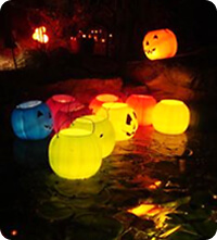 halloween-floating-pool-pumpkins