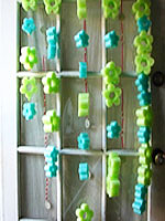 pool-noodle-flower-curtain-makezine