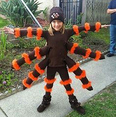 Halloween Spider Costume de Jill Fitzgibbons, postat pe blog.sfgate.com