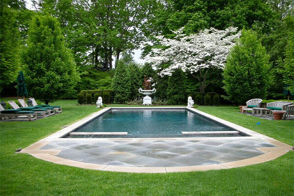 Image via sitesystems-landscape.com, a Gerbert & Sons Landscaping company based in Connecticut